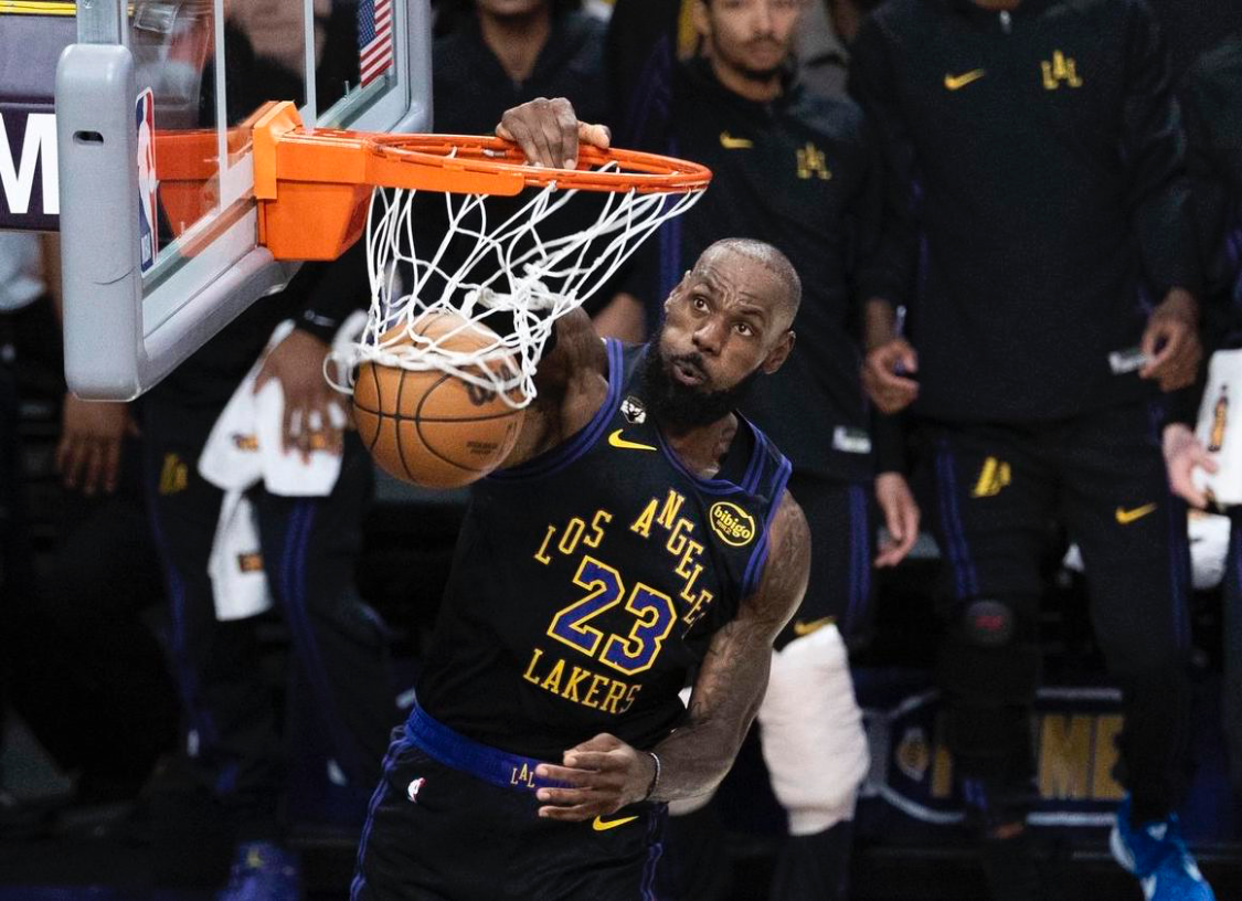 世界杯手机高清观看软件-狄龙：我可不敢喷以前的詹姆斯，他太强了！但现在他老了！